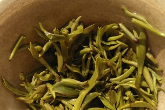 干吃茶葉致癌嗎，長期吃干茶葉的危害