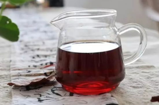 黑茶調(diào)理婦科病，女人喝黑茶好處太多了！