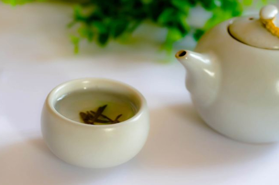 綠茶碧螺春怎么泡簡易步驟，沖泡碧螺春的十二步驟口訣