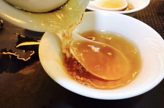 肉桂可以用紫砂壺沖泡嗎，紫砂壺能泡武夷巖茶肉桂用嗎？