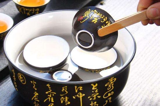 茶的三個(gè)禮儀，茶的禮儀小知識(shí)