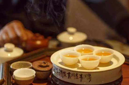 茶的三個(gè)禮儀，茶的禮儀小知識(shí)