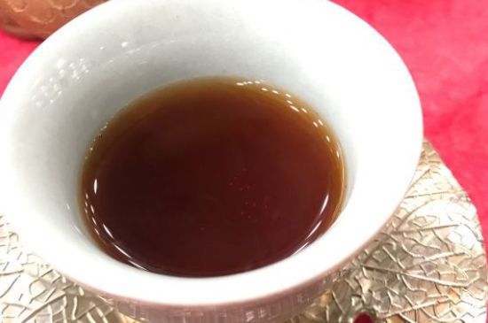 黑茶調(diào)理婦科病，女人喝黑茶好處太多了！