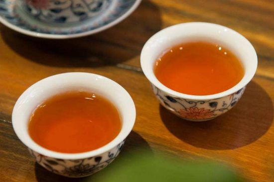 紅茶加蜂蜜的危害，蜂蜜泡茶葉的副作用