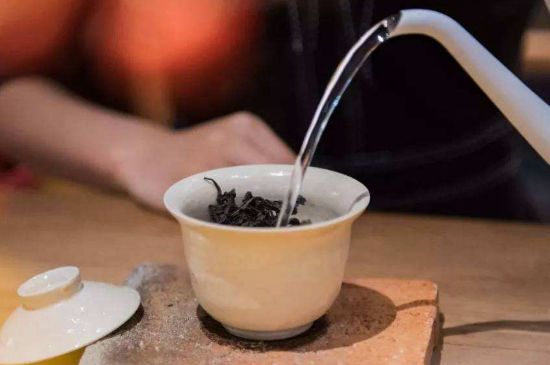牛欄坑肉桂需不需要洗茶，武夷巖茶肉桂需要洗茶嗎？