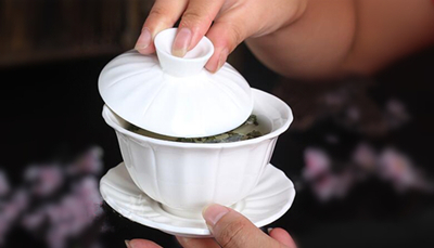 三才蓋碗的正確拿法，三才蓋碗抓碗法圖解