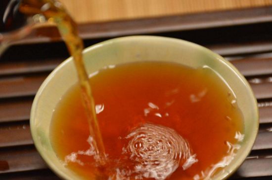 老茶浸蜜有什么功效，茶葉浸蜂蜜治咳嗽
