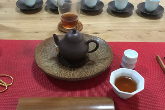 肉桂可以用紫砂壺沖泡嗎，紫砂壺能泡武夷巖茶肉桂用嗎？