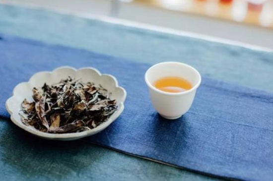 福鼎白茶能長時間悶泡嗎，老白茶可以悶著喝嗎？