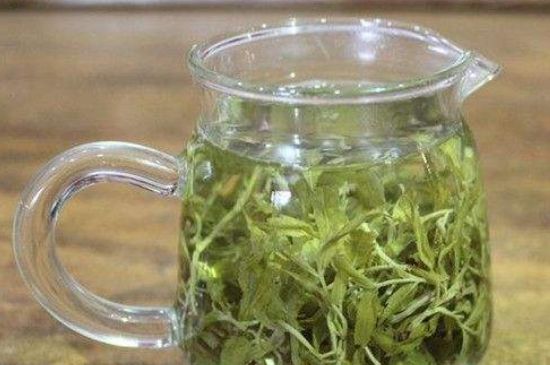 怎樣辨別莓茶發(fā)霉了，莓茶發(fā)霉和白霜的區(qū)別