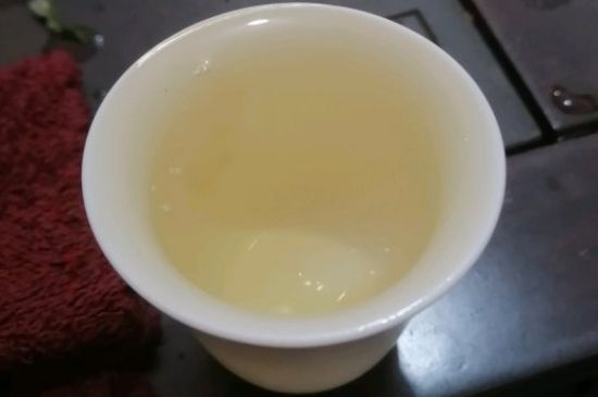 春茶上市白茶的好壞怎么區(qū)分，春白茶怎么分辨好不好？