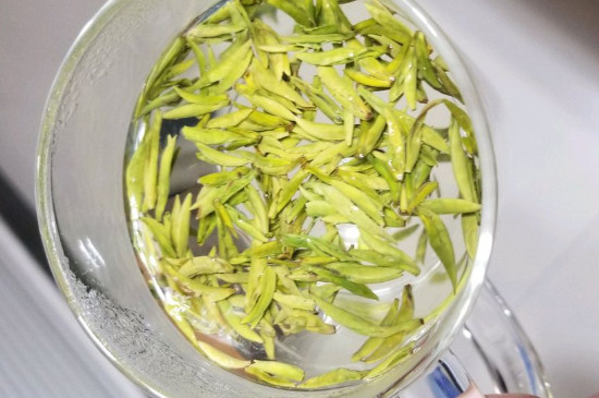 茶葉過期5年了但沒開封，茶葉放久了能喝嗎