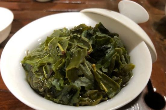 香精茶喝多了會怎么樣，茶葉加香精有什么害處？
