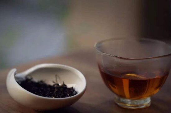 泡好的茶水放冰箱能保存多久，泡好的茶冷藏放多久？