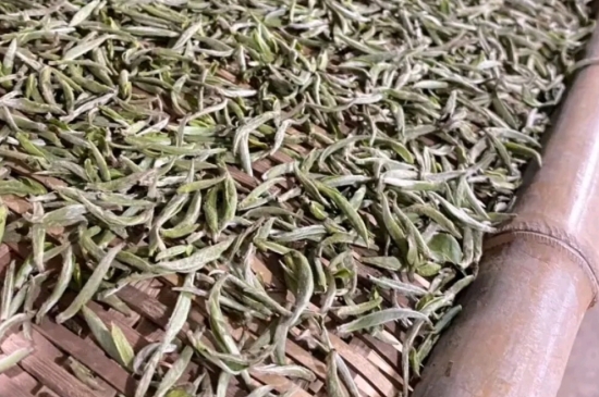 過(guò)期茶葉的八大妙用，過(guò)期的陳茶葉還能干什么用？