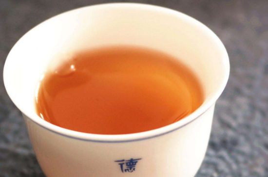 老茶和新茶哪個(gè)好，老茶好喝還是新茶好喝