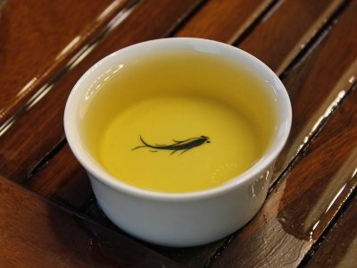 如何通過茶湯辨別好茶，<a href=http://www.outwitseo.com/fenlei/ target=_blank class=infotextkey>六大茶類</a>茶湯顏色標準