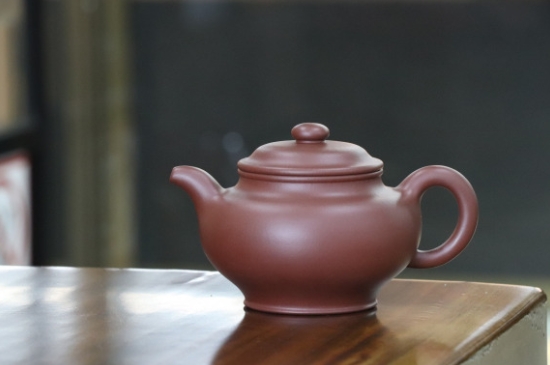 剛買的紫砂壺要怎么開壺養(yǎng)壺，<a href=http://www.outwitseo.com/chaju/zisha/ target=_blank class=infotextkey>紫砂壺開壺</a>與養(yǎng)壺的方式方法