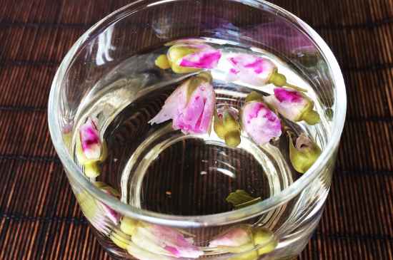 玫瑰花和茉莉茶一起泡有什么作用，玫瑰茉莉花茶的功效