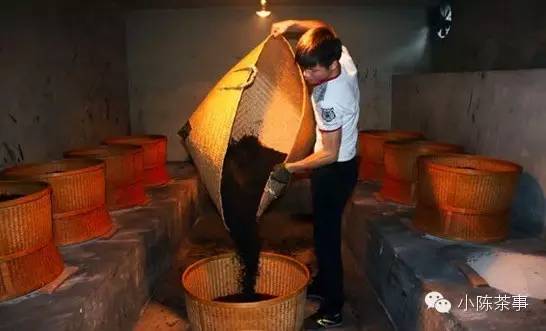怎樣炭焙巖茶？揭秘武夷巖茶的炭焙技藝