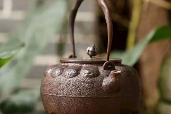 老鐵壺煮茶的害處，鐵壺為什么不能煮茶？
