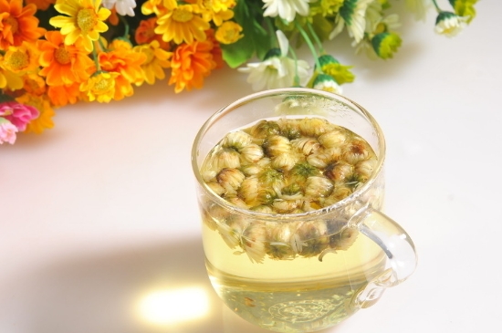 喝菊花茶有什么效果，女人長期喝菊花茶好嗎？