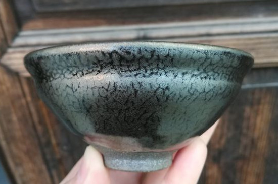 怎么鑒別建盞化學(xué)釉，真假建盞的對比與辨別