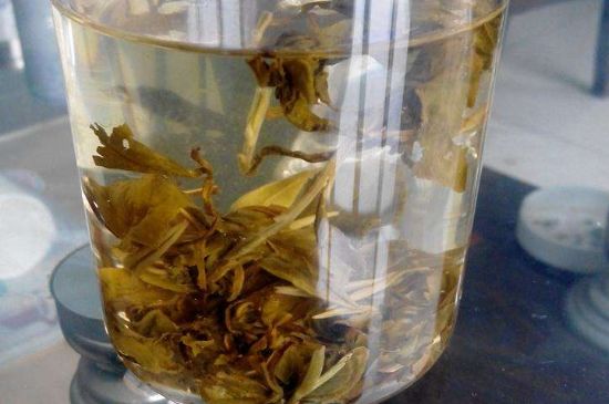茉莉龍珠保質(zhì)期多長(zhǎng)時(shí)間，茉莉龍珠茶放幾年了還能喝嗎？