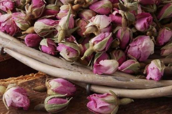 玫瑰花茶是應(yīng)該煮還是蒸，玫瑰花茶是不是煮一下效果更好？