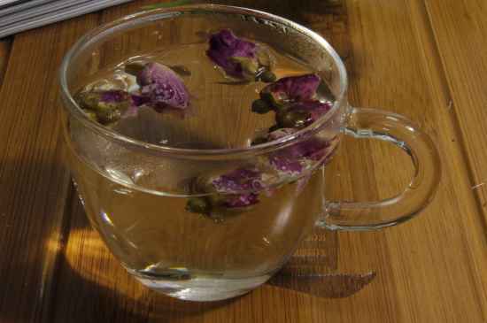 玫瑰花和茉莉茶一起泡有什么作用，玫瑰茉莉花茶的功效