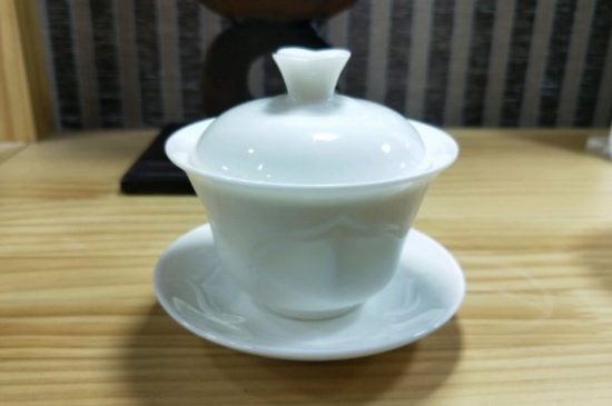 常見的七大材質(zhì)的茶具優(yōu)缺點，用什么材質(zhì)的茶具泡茶最好？