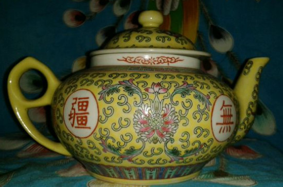 瓷壺適合泡什么茶，瓷器茶具喝什么茶好