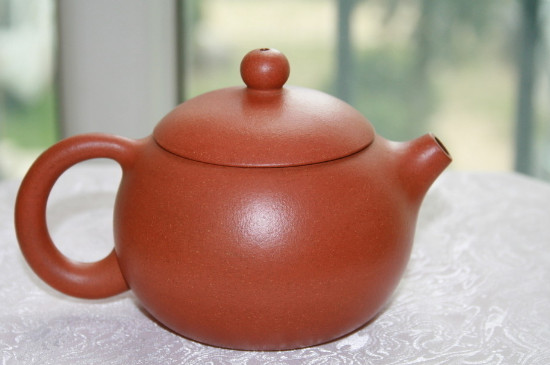 朱泥壺適合泡紅茶嗎，紅茶適合泡紫泥還是朱泥壺