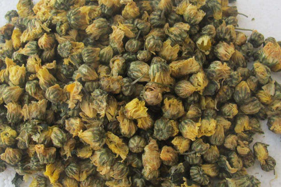 菊花茶大朵小朵有什么區(qū)別，菊花喝大朵還是小朵？