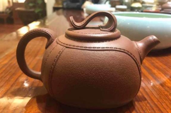 泡茶用坭興陶和紫砂壺哪個好，紫砂壺比坭興陶壺好嗎？