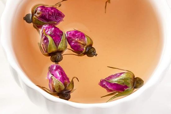 玫瑰花泡茶祛斑要多久見效，喝玫瑰花茶多久能祛斑？