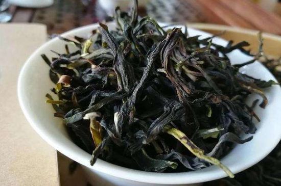 鴨屎香單叢雪片茶的特點(diǎn)，鳳凰雪片茶有什么特點(diǎn)？