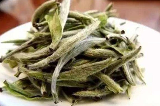 白茶三年為藥七年為寶的原理，為什么說(shuō)一年茶三年藥七年寶？