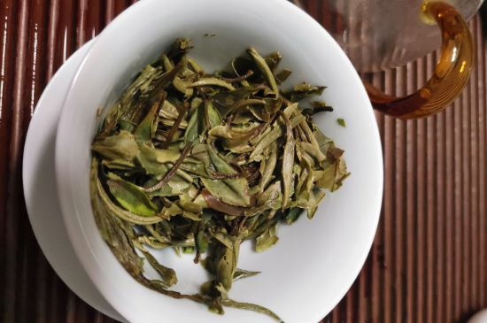 7年壽眉和2年白牡丹哪個(gè)好，老白茶壽眉與白牡丹的口感區(qū)別