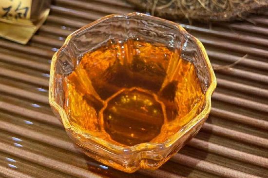 武夷巖茶大紅袍，喝起來(lái)是什么味道？