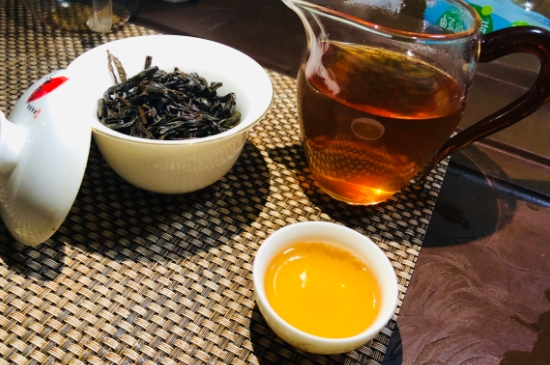 為什么喝巖茶會(huì)上火，巖茶喝多上火怎么辦？