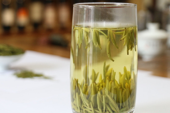 竹葉青茶泡不立起來怎么回事，竹葉青茶怎么泡立起來