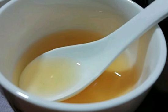女人喝紅茶好還是喝普洱茶好，普洱茶和紅茶哪個(gè)適合女人喝