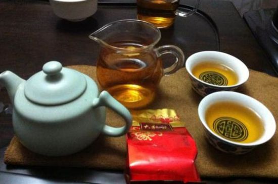 肉桂茶和大紅袍哪個貴，武夷山肉桂與大紅袍的價格比較