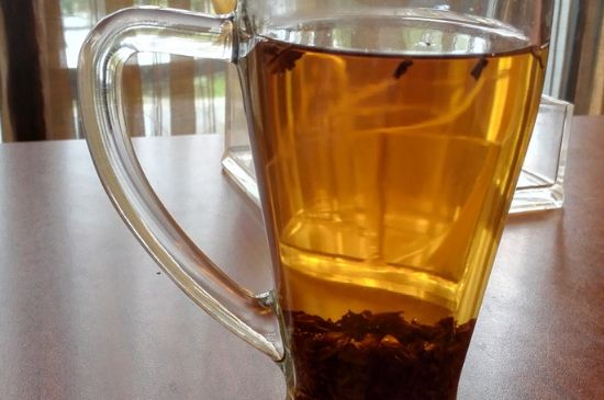 紅茶放置10年還能喝嗎，多年過期紅茶居然還能喝？