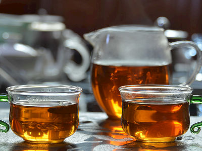紅茶和綠茶的區(qū)別，常喝紅茶好還是綠茶好？