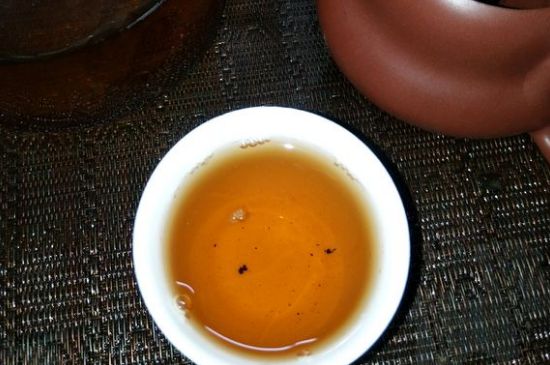 黑茶排濕毒的身體表現(xiàn)，喝黑茶排毒反應(yīng)癥狀