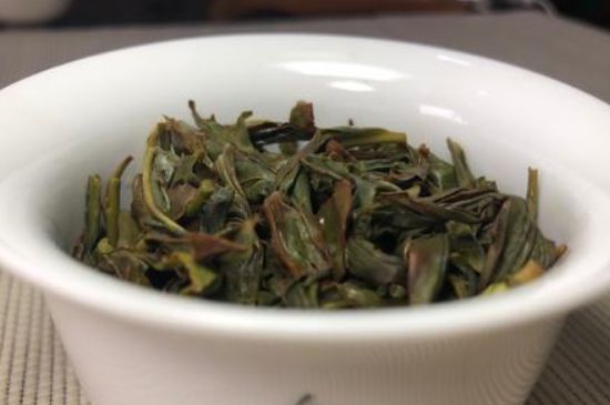 蜜蘭香和鴨屎香區(qū)別，鳳凰單樅鴨屎香vs蜜蘭香圖片對(duì)比