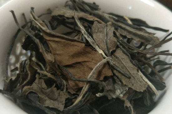 福鼎白茶貢眉和壽眉的區(qū)別，壽眉與貢眉有什么區(qū)別