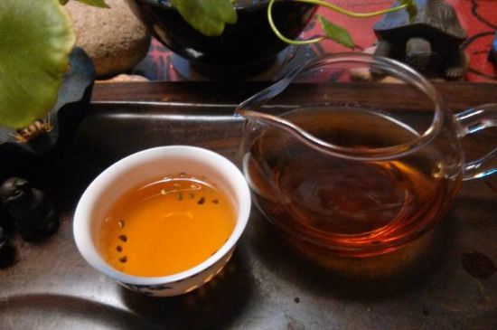 正山小種對(duì)胃好嗎，正山小種養(yǎng)胃還是傷胃